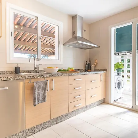 Mairena Forest Sea View & Pool- Happy