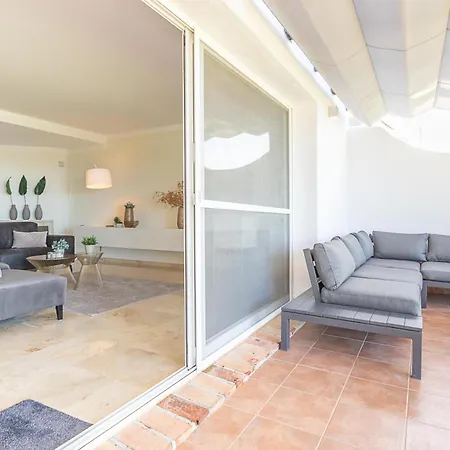 Apartmán Mairena Forest Sea View & Pool- Happy