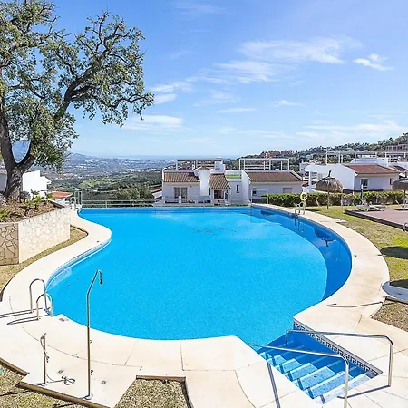 Apartment Mairena Forest Sea View & Pool- Happy
