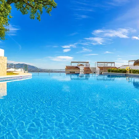 Mairena Forest Sea View & Pool- Happy Apartment