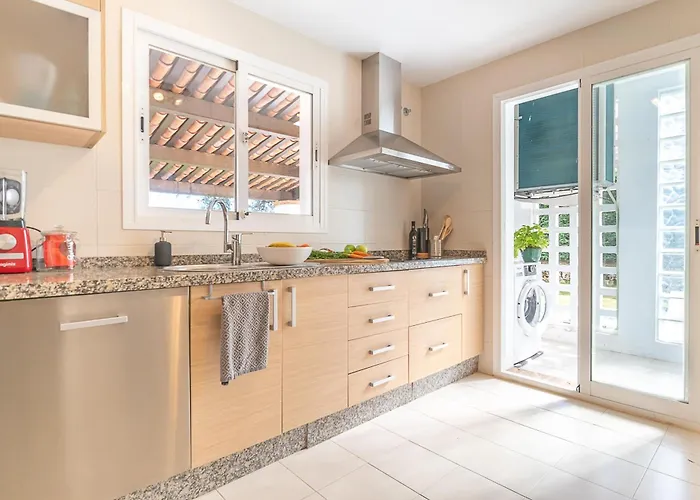 Mairena Forest Sea View & Pool- Happy