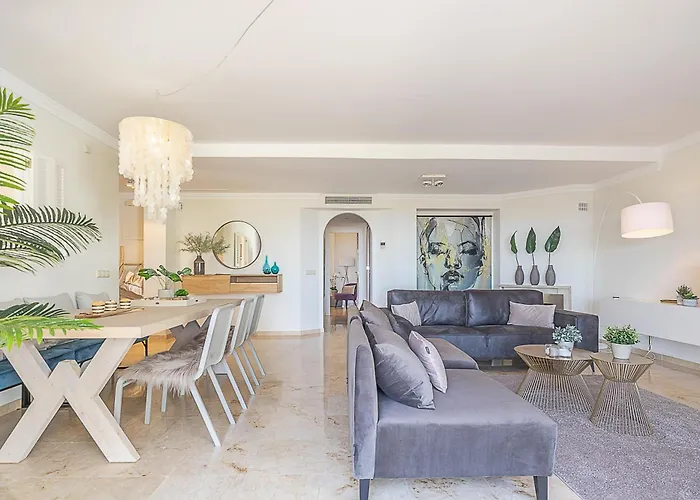 Mairena Forest Sea View & Pool- Happy شقة