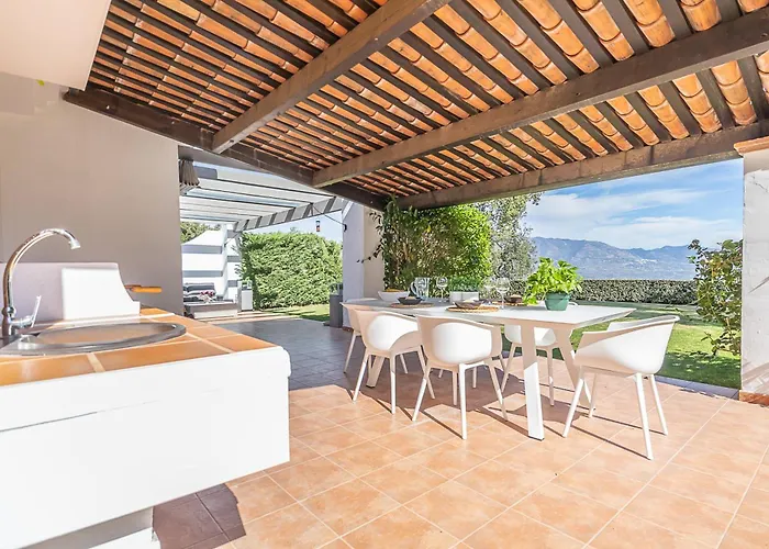 Mairena Forest Sea View & Pool- Happy