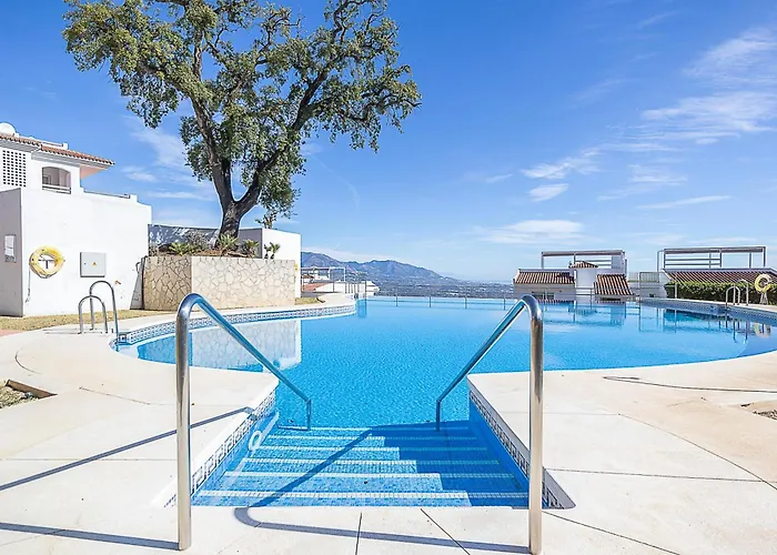 Mairena Forest Sea View & Pool- Happy شقة ماربيا