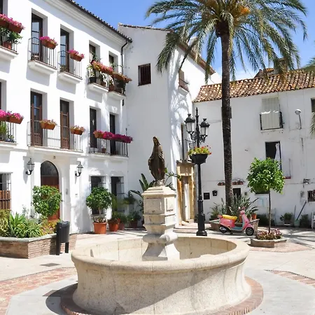 Mairena Forest Sea View & Pool- Happy Апартаменти